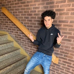 Meet your Posher, Anthony